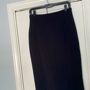 Slimming Black Pencil Skirt. Eva Mendes.